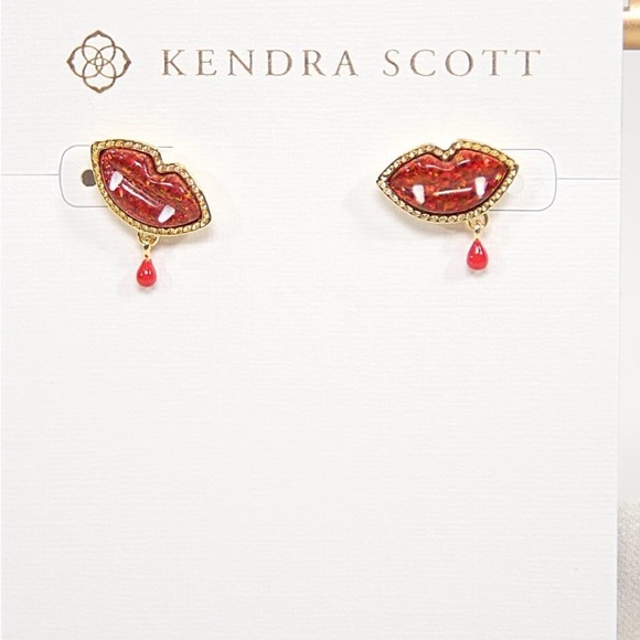 Kendra Scott Jewelry - Kendra Scott Red Kyocera Opal Vampire Lips Stud Earrings NWT
